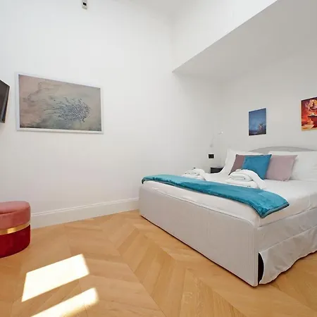 Apartman Elegant Cesare Balbo *