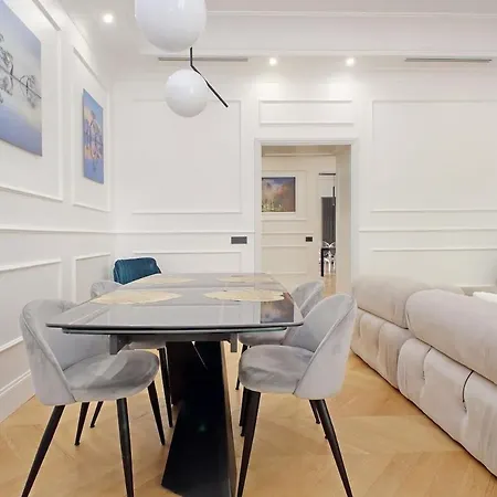Elegant Cesare Balbo Apartman *
